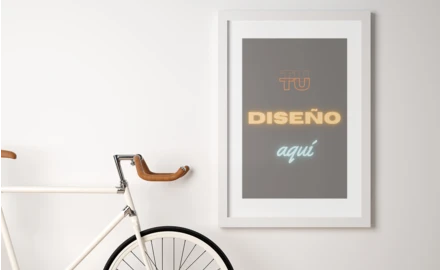 Cuadro blanco con un diseño personalizable y texto tu diseño aqui