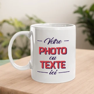 Personnalisez votre mug en ajoutant une phrase drôle ou le nom de la personne à qui vous voulez l'offrir.